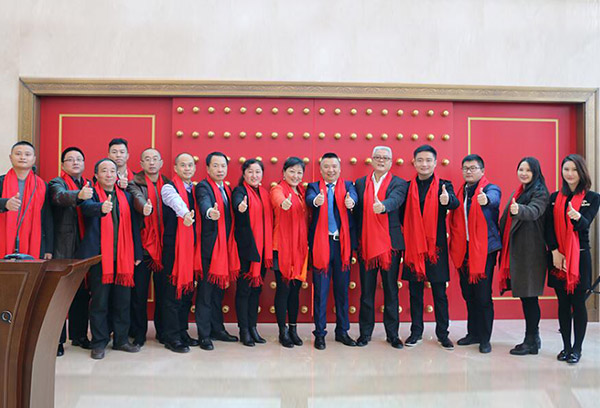 În Jinglong a avut loc ceremonia de înscriere a Optoray și sunetul clopoțelului la Noul Al treilea Consiliu
